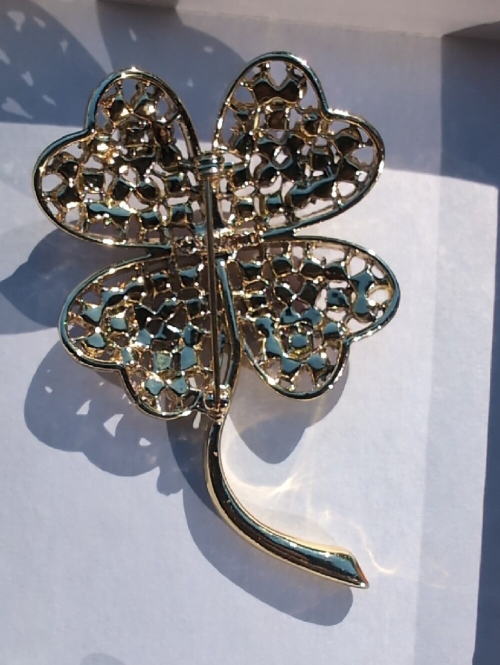 Vintage Sarah Coventry Gold-Tone Four-Leaf Clover Brooch and Clip Earrings Set - Picture 3 of 11